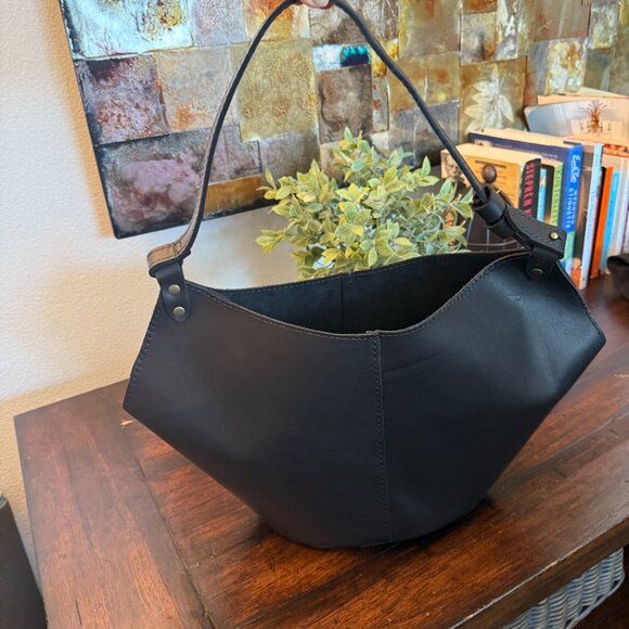 Portland Leather Kangaroo Shoulder Bag with Organizer insert - Picture 1 of 10